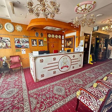 Majestic Hotel ドーハ エクステリア 写真