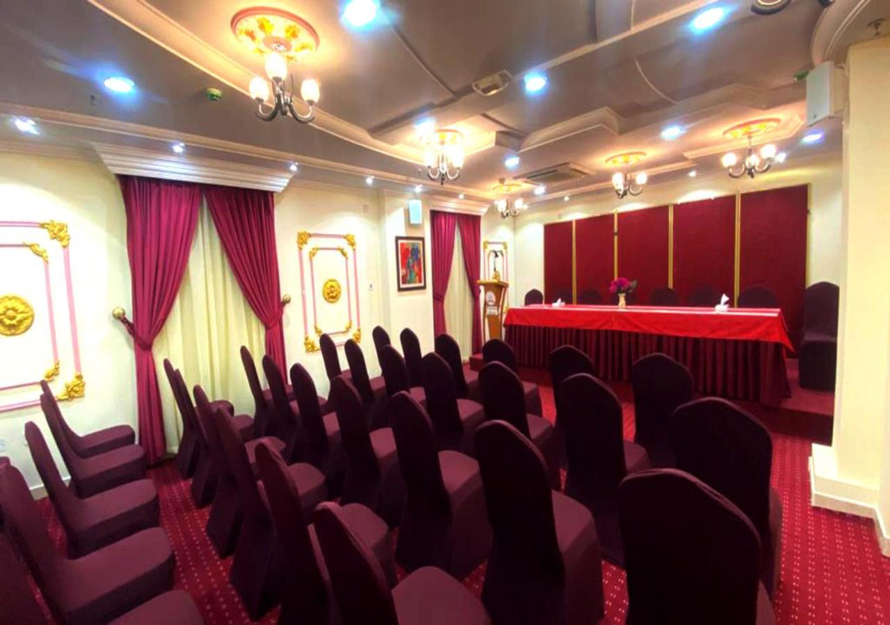 Majestic Hotel ドーハ エクステリア 写真