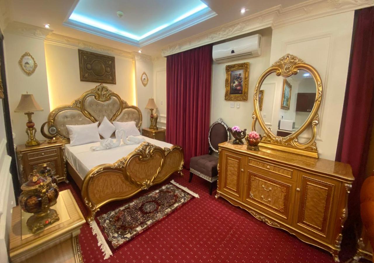 Majestic Hotel ドーハ エクステリア 写真